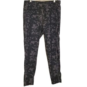 Orvis | Women's Camo Printed Athleisure Leggings (Size XL)